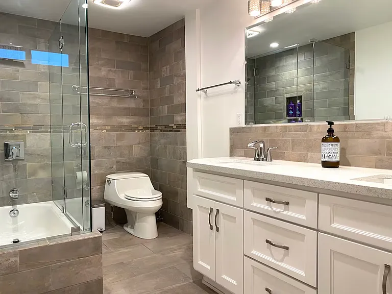6763 Whitley Ter — Photo 10