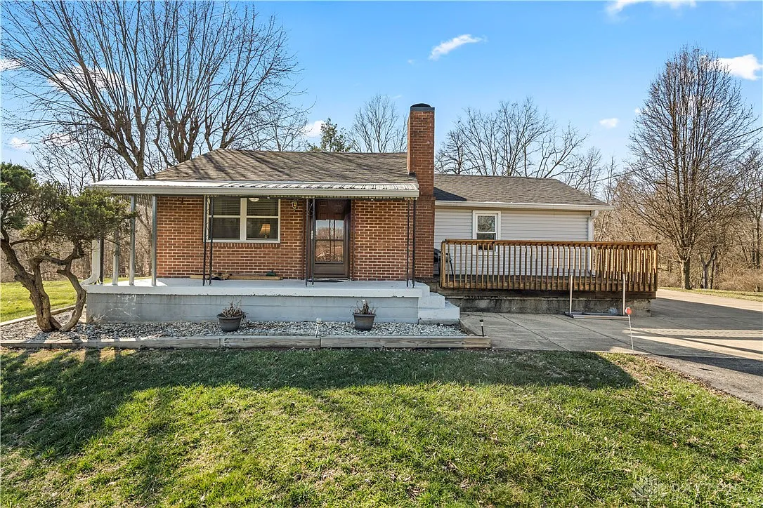 8341 Sagraves Dr photo 1