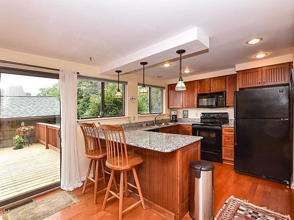 4th image of 156 Camberley Pl