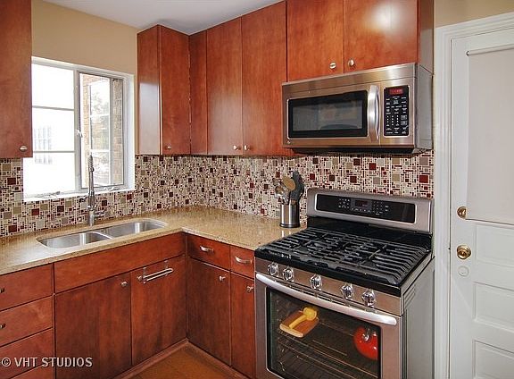5th image of 1549 Monroe Ave APT 2