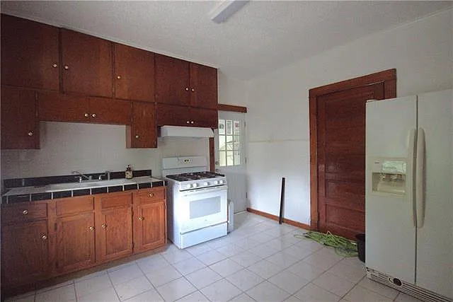 922 Hillary St — Photo 8
