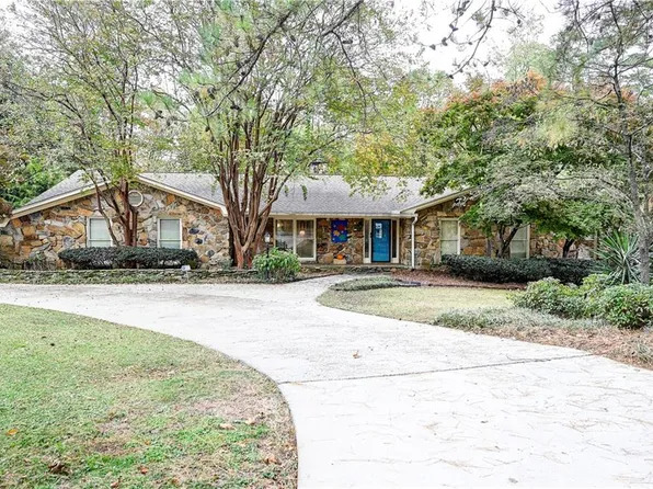 111 Cherry Hill Cir, Calhoun, GA 30701