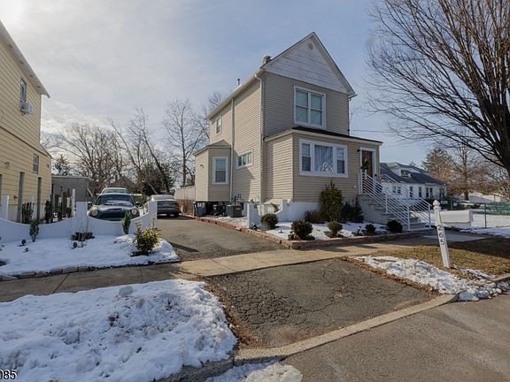 2nd image of 265 E Stearns St