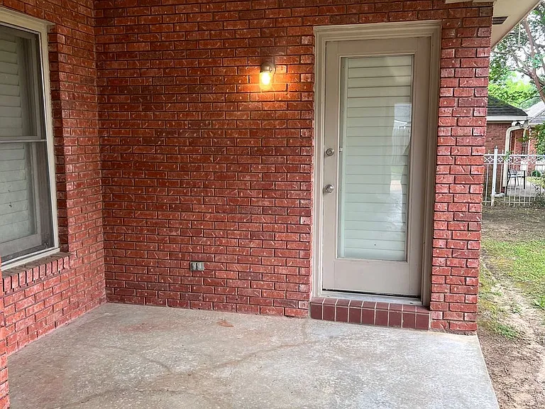 8706 Twelve Oaks Ln — Photo 10