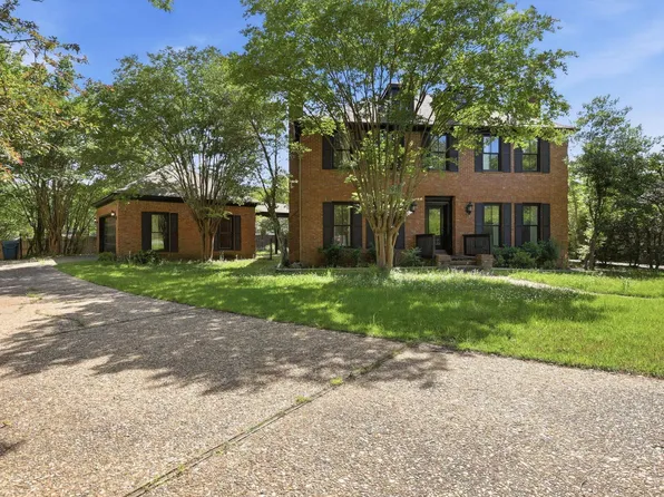 63 Valley Estates Ct, Little Rock, AR 72212