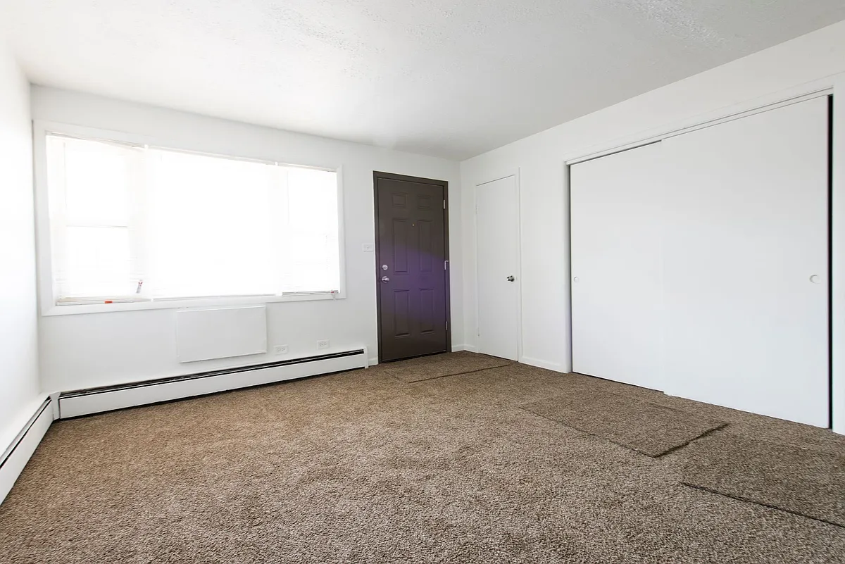 Building Photo - 8640 S Ingleside Ave