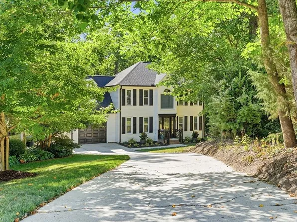 20 Downing Ridge Ct, Greensboro, NC 27407