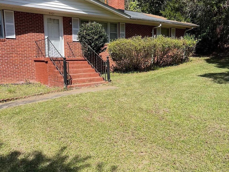 1st image of 2415 Oak Ln