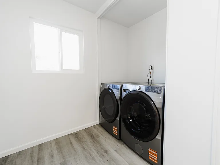 715 Acacia Ave — Photo 6