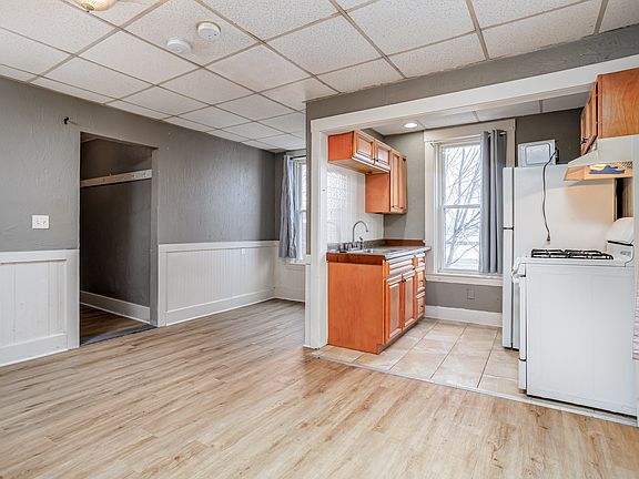 4th image of 9 Mount Vernon St #1R