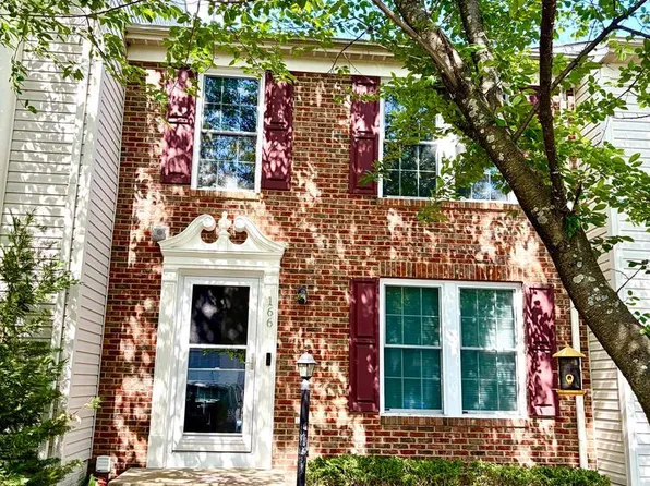 166 Shirley Sq SE, Leesburg, VA 20175