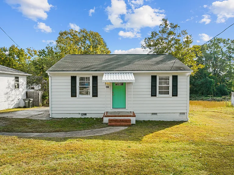 206 Raynor St — Photo 1