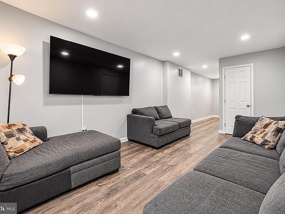 4th image of 4109 Audrey Ave