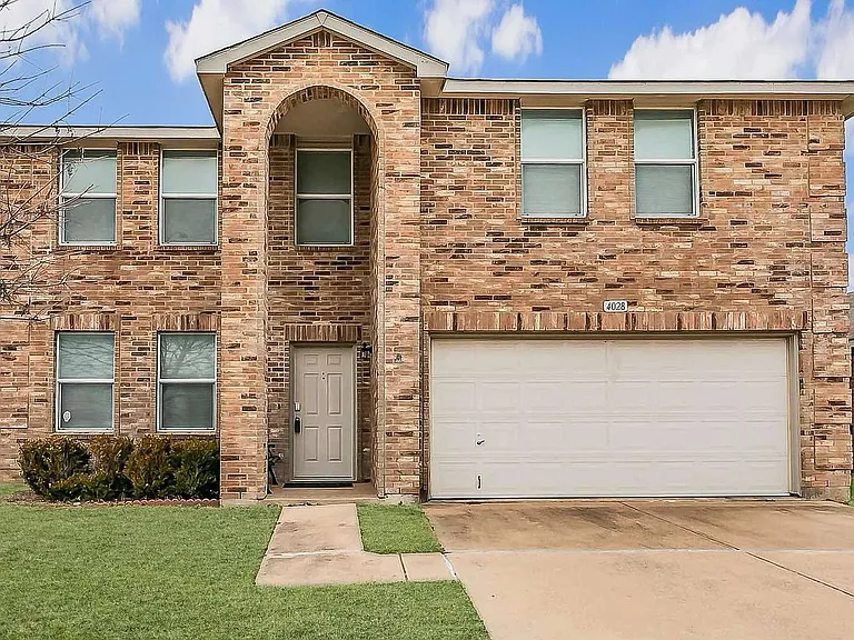 4028 Irish Setter Dr — Photo 1