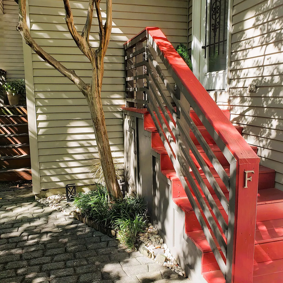 Building Photo - 415 W 7th St #F