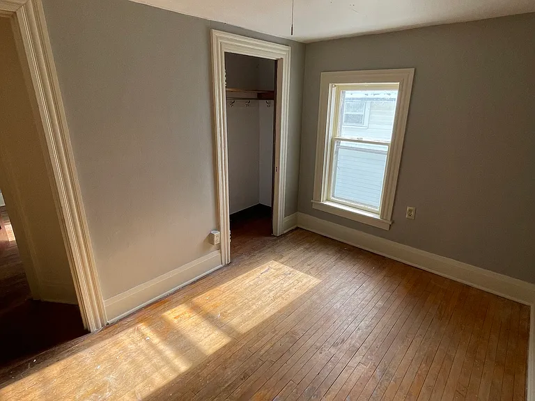 28 Brooklyn Ave — Photo 26