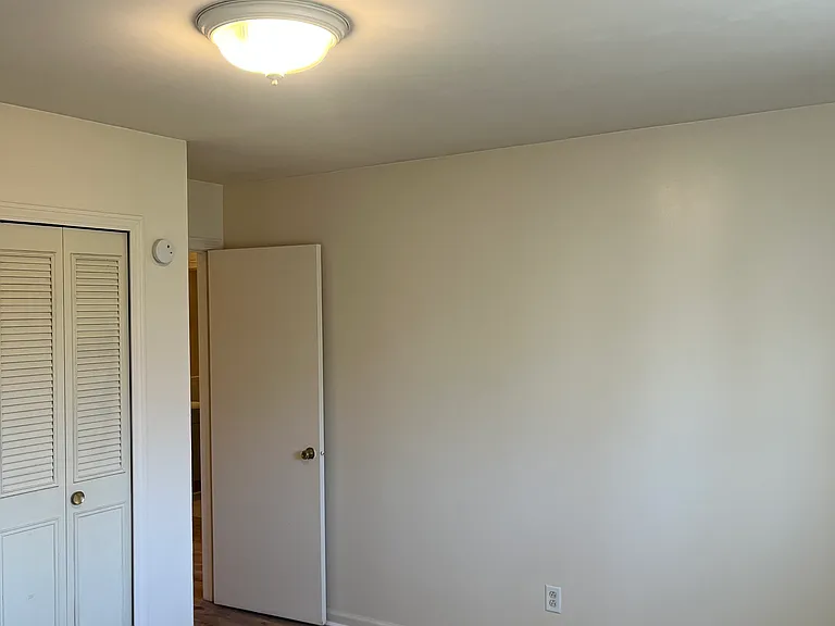 Presidents Village Apartments — Photo 16