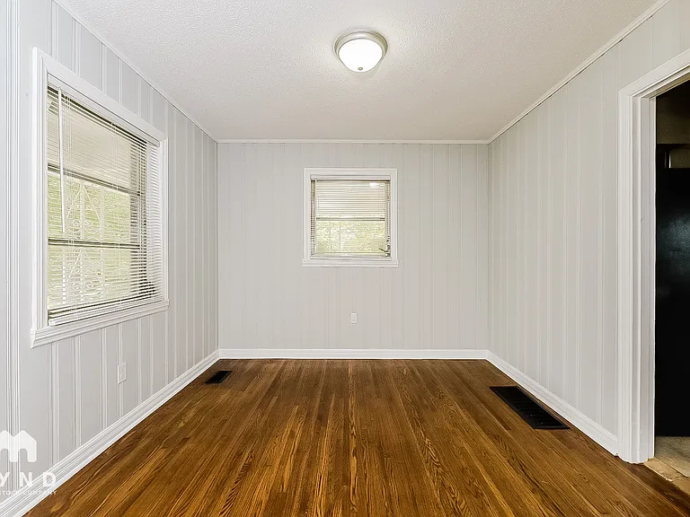 1151 Oakley Dr — Photo 7