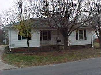 2nd image of 1204 N Walnut St