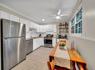 70 Farrwood Ave APT 7, North Andover, MA 01845