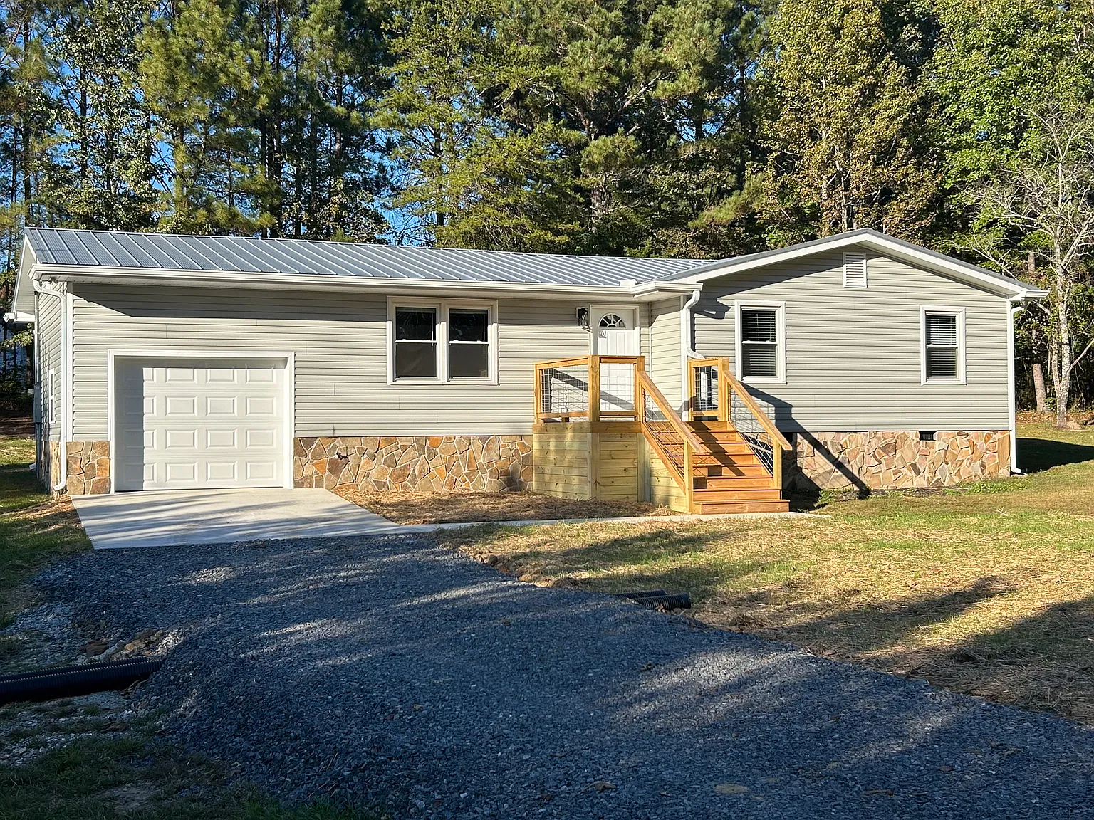 3 bed, 1400 sqft, $1,800 — Photo 1