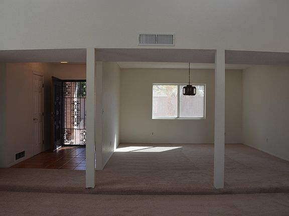 5th image of 510 N Schrader Ln