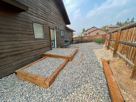 Rear fenced yard
