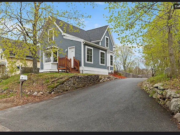 229 Highland St — Photo 1
