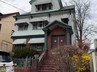 31 Bayview Ave, Newark, NJ