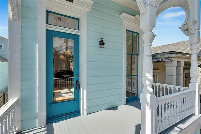 4 bed, 4.0 bath, 3327 sqft, $9,500 — Photo 2