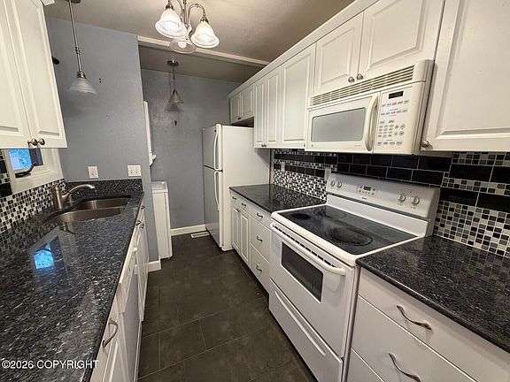 3rd image of 7351 Huntsmen Cir #18-G