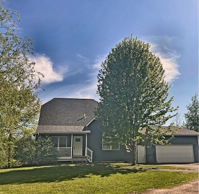 1st image of 1195 395th St