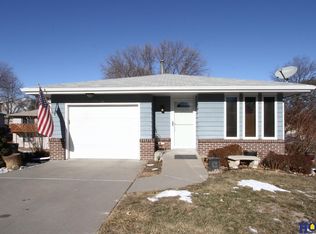 5541 Venture Dr, Lincoln, NE 68521