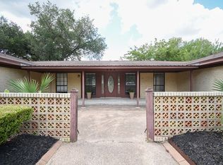 604 Blyth Rd, Victoria, TX 77904