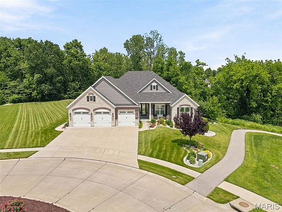 3rd image of 312 Deep Ravine Ct