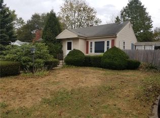 17 Galant Dr, Warwick, RI 02886