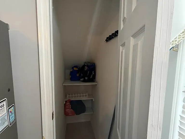 196 Devon St #1 — Photo 8