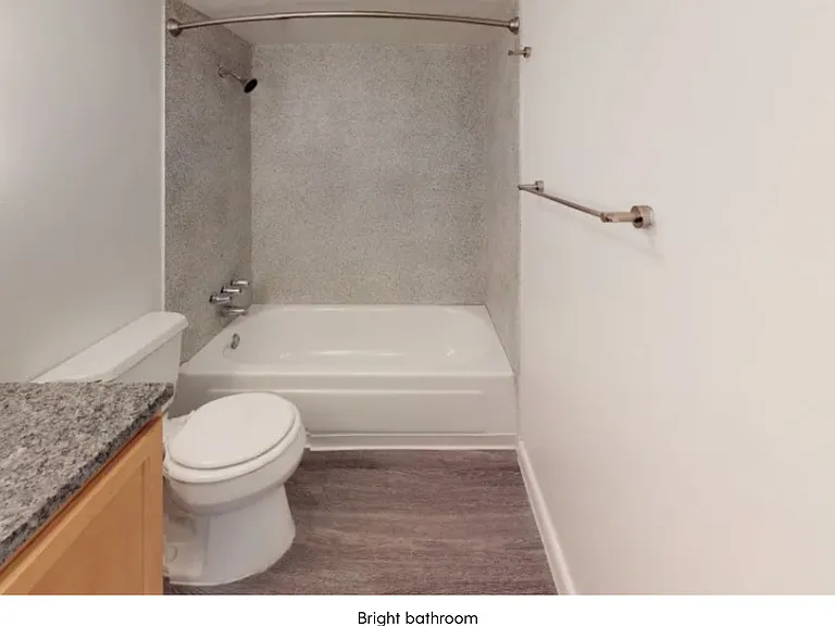 Bellaire Apartment Homes — Photo 23