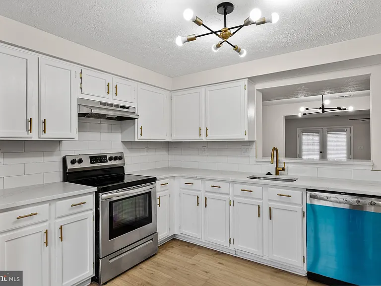 127 Villa Knoll Ct — Photo 6