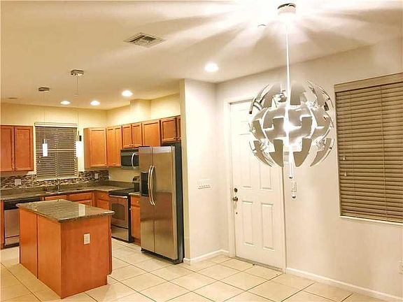 4th image of 2919 Cascada Isle Way