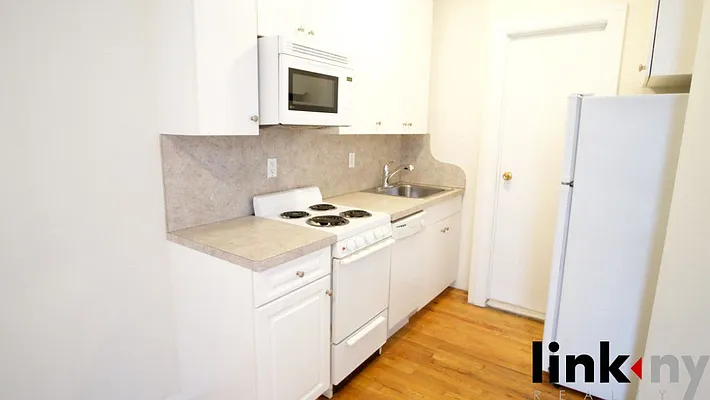 Rented by Link NY Realty | media 5