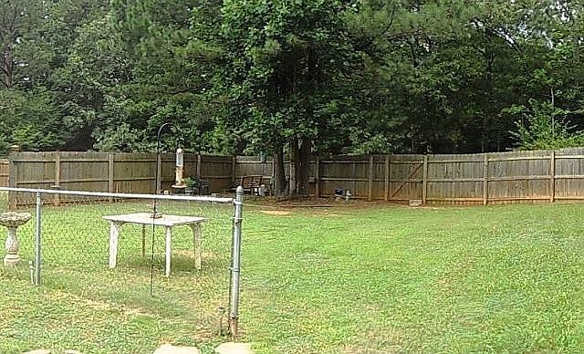 2nd image of 607 Pecan St S