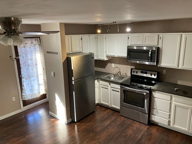 614 Armandale St — Photo 29