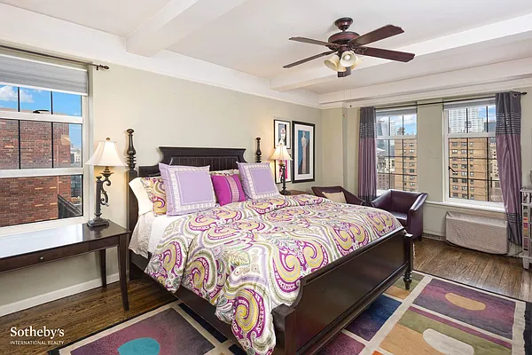 Sold by Sotheby's International Realty | media 6