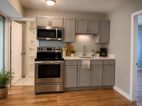 10 Riverside St #C, Portland, CT 06480