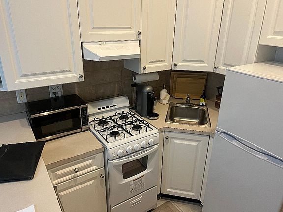5th image of 103 W 80th St #2W