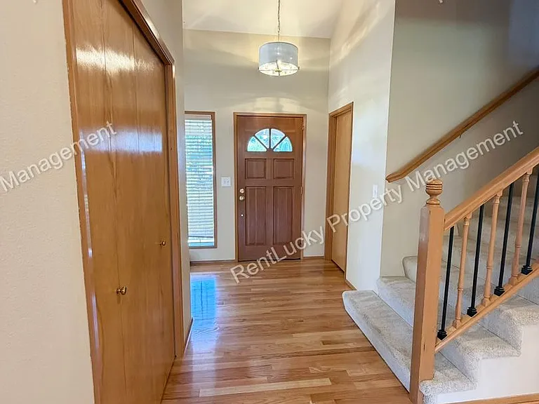 3734 Braeburn Dr NE — Photo 3