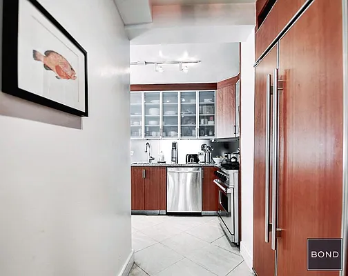 Rented by Bond New York | media 29