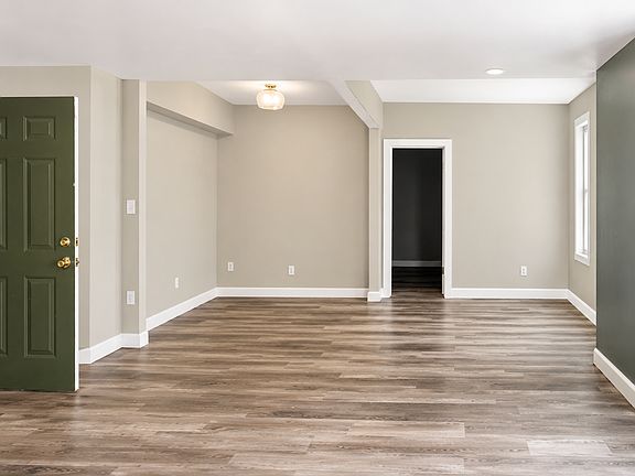 3rd image of 4429 W Pine Blvd #205