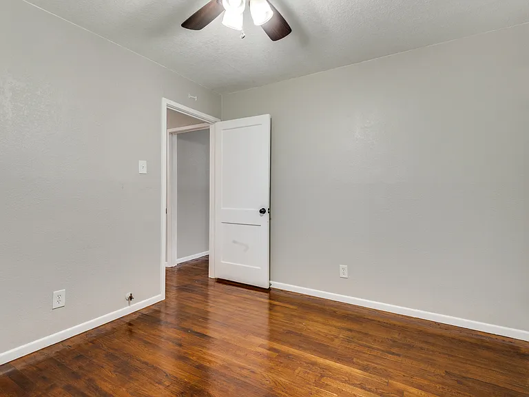 118 Nichols St — Photo 7